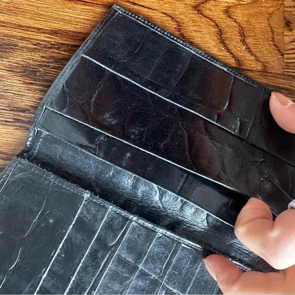 Black Crocodile Embossed Bifold Large Genuine Leather Wallet